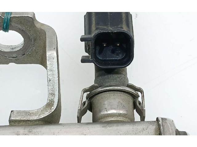 Топливная рампа 4M5G9D280DB   Volvo S40   для двигателя B4184S11