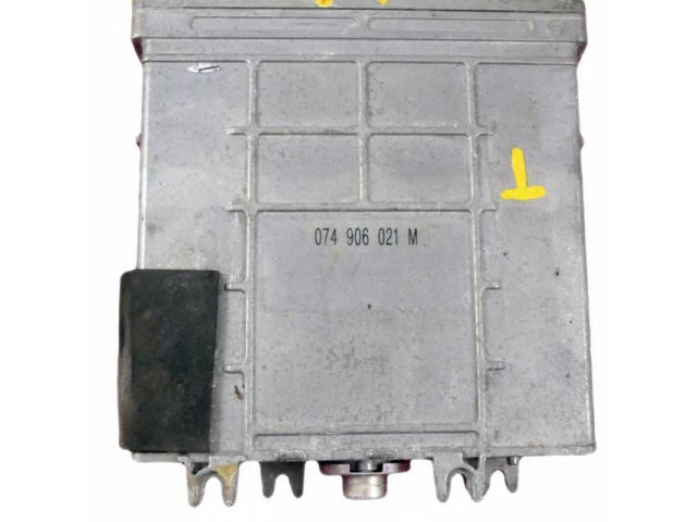 Блок управления двигателя 0281001764, 074906021M   Volkswagen Transporter - Caravelle T4