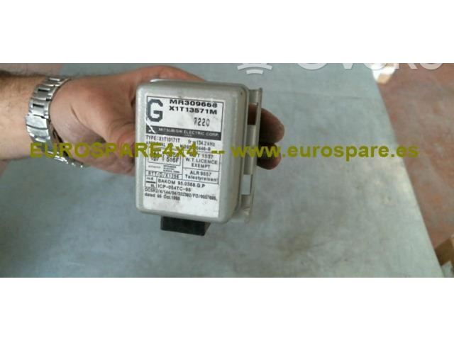 Блок предохранителей Mitsubishi Montero