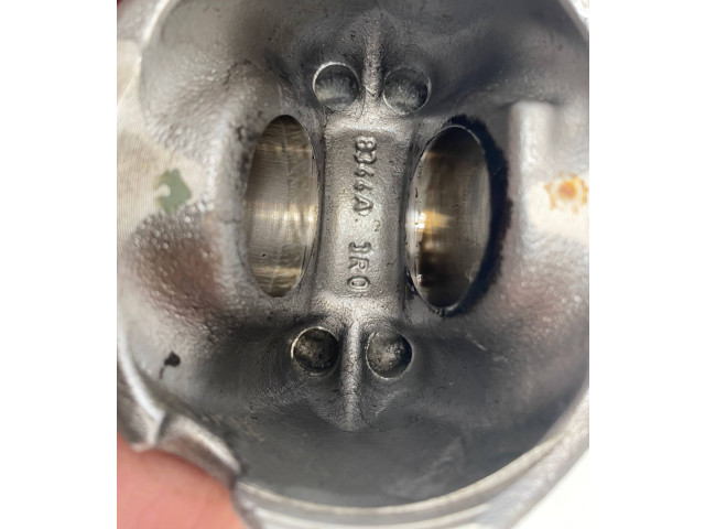  Поршень  8344A 3R0  Jeep Cherokee для дизельного двигателя 2.0