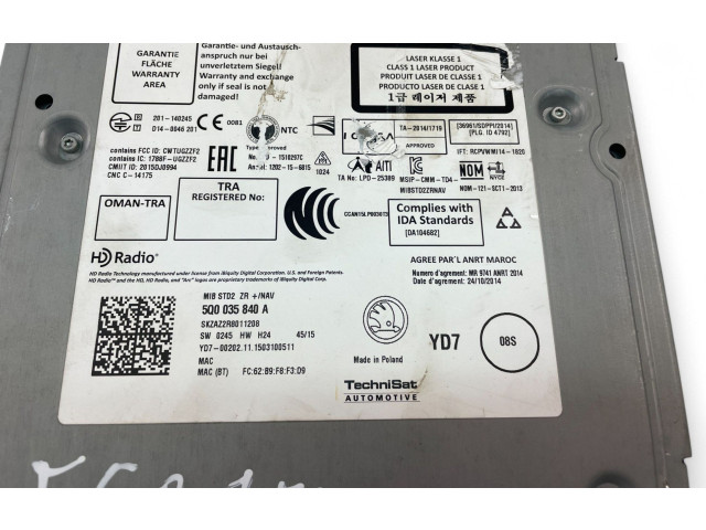 Радио/ проигрыватель CD/DVD / навигация 5Q0035840A    Skoda Fabia Mk3 (NJ)