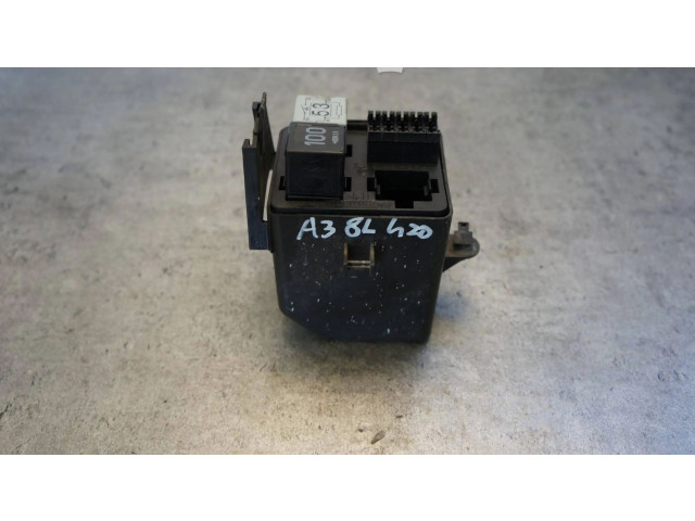 Блок предохранителей 1J0941391C Audi A3 S3 8L