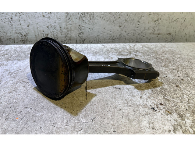 Поршень с шатуном Dodge Challenger