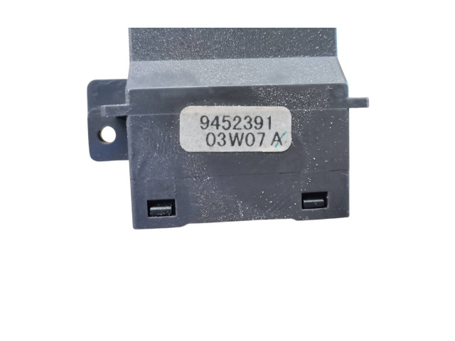 Ручка стеклоочистителей 9452391, 03W07A Volvo V70