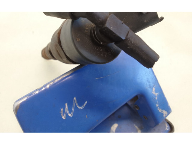 Форсунка 0445110076    Peugeot 406  - 