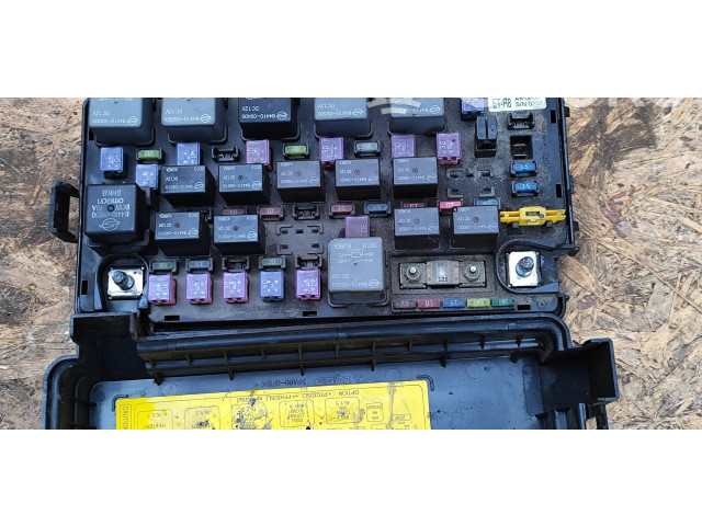 Блок предохранителей 8239031122, AK5883 SsangYong Actyon