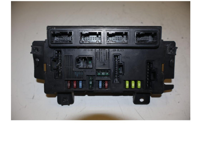 Поршень Блок предохранителей 169A4000 51900918 Fiat Panda III