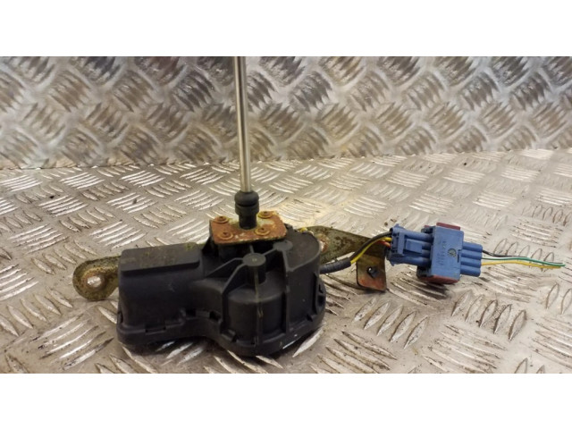 Моторчик стеклоочистителя 4240552, 0390206934 Saab 900