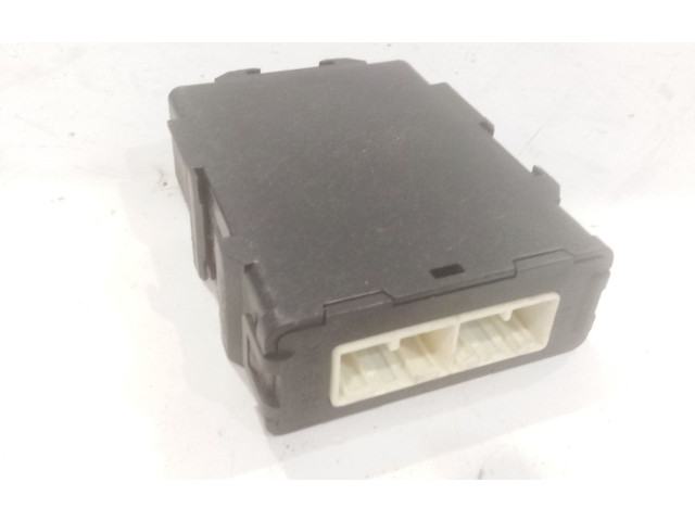 Блок управления коробкой передач 8953576010   Lexus CT 200H