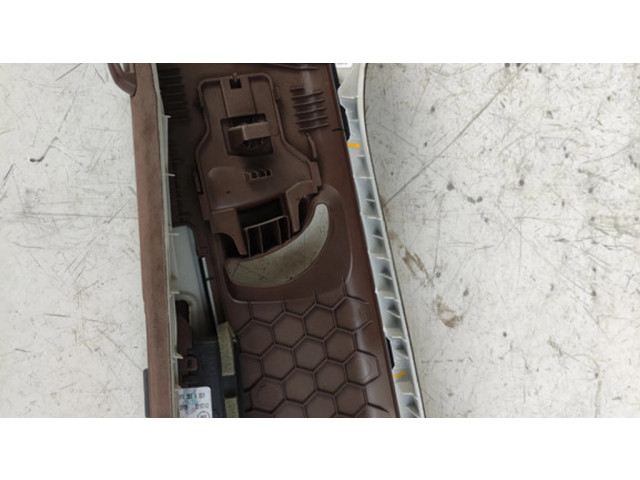 Другая деталь салона