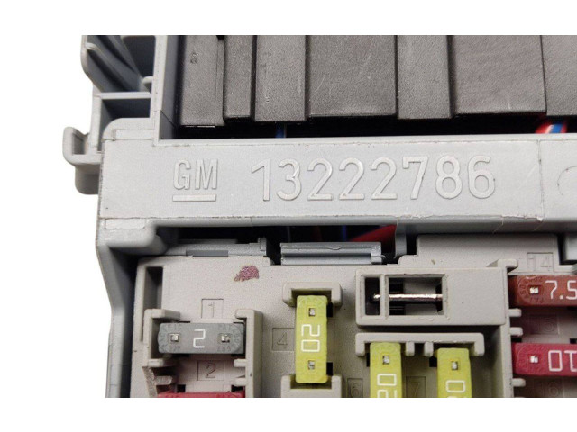 Pojistková skříňka 13222786, 525230582 Opel Zafira C 2016