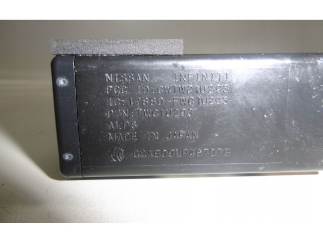 Блок управления WC1U293C Infiniti M30