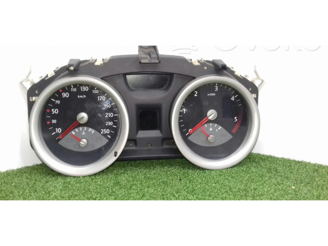 Přístrojová deska Renault Megane II 2004 8200399700