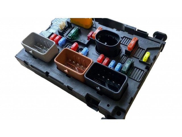 Pojistková skříňka Řídící jednotka BSM 9664055780 Citroen C2 2005