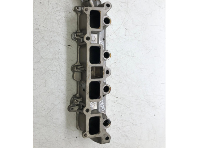 Топливная рампа 06J906051D Volkswagen Golf VI для двигателя CAXA