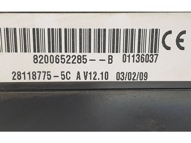 Блок предохранителей 8200652285B Renault Clio III