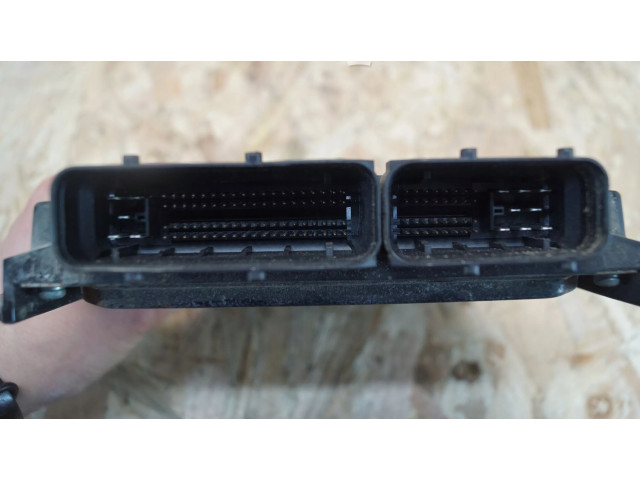 Řídící jednotka 23710EB33A Nissan Navara D40 2008