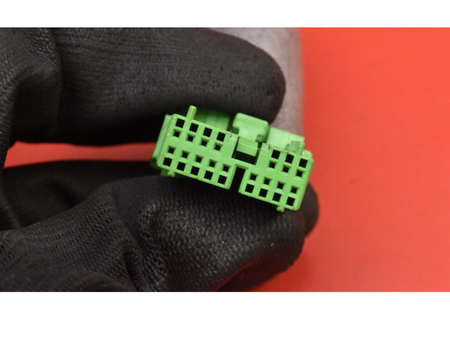 Зеркало электрическое Volvo V70 2000 - 2004 года