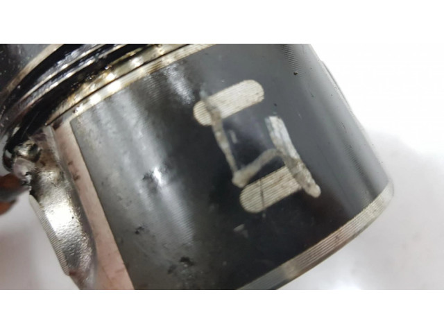 Píst 1455691, 7M5Q6200AF   Ford Focus C-MAX  pro benzínový motor 1.6  