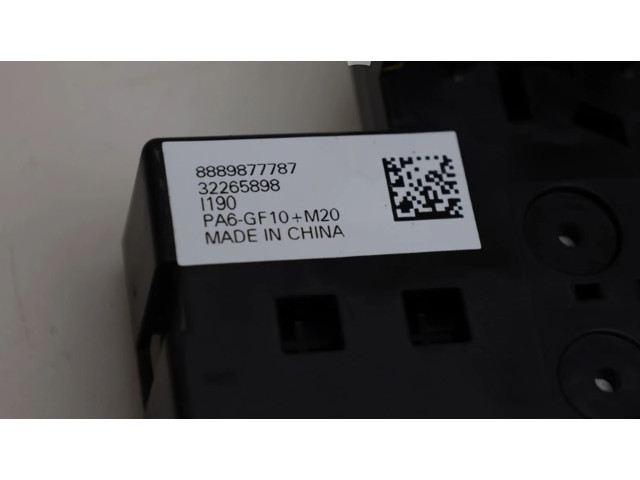 Блок предохранителей 8889877787, 32265898 Lynk & co 01