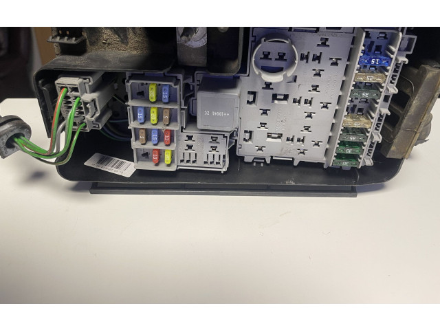 Pojistková skříňka 30797010 Volvo XC90 2011