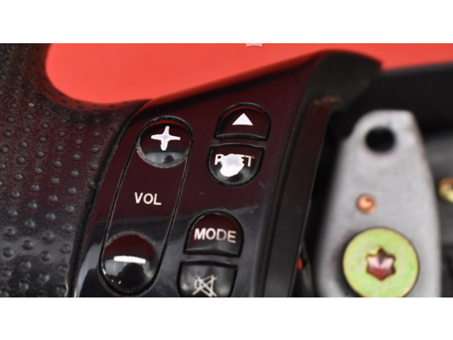 Volant Mazda 323 F 2003   