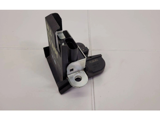 Замок багажника 5G6827505    Volkswagen Golf VII 2013 - 2019 года