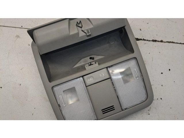 Фонарь освещения передних мест