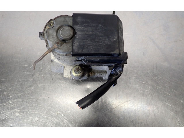 Блок АБС    Volkswagen  Transporter - Caravelle T4  1991 - 2003 года