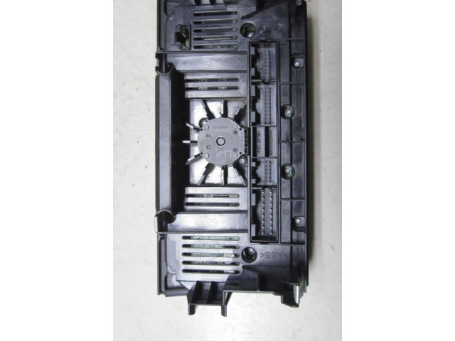 Блок управления климат-контролем 8U0820043C Audi Q3 8U