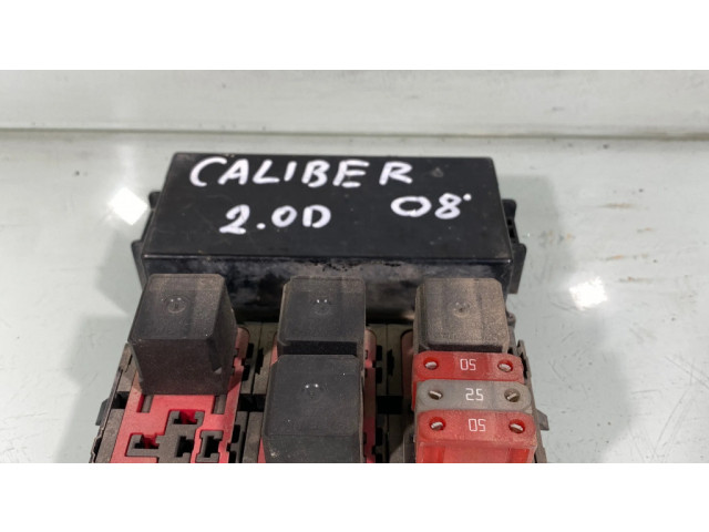 Pojistková skříňka Dodge Caliber 2008