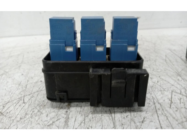 Pojistková skříňka 64200049 Nissan Navara 2011