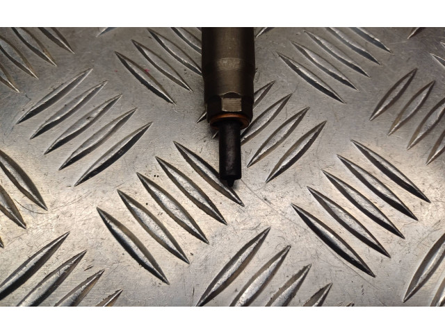 Форсунка 0445110589, 338002A610    KIA Pro Cee'd II   