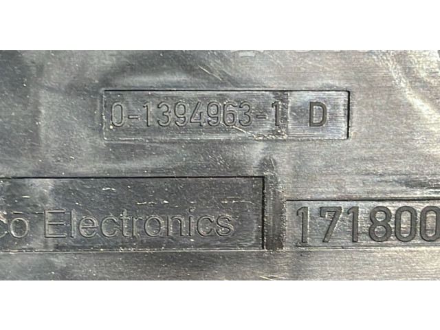 Блок предохранителей 0-1394963-1, 0-1394963-1 Volkswagen Golf Plus