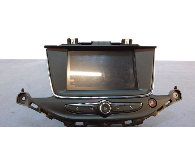 Радио/ проигрыватель CD/DVD / навигация