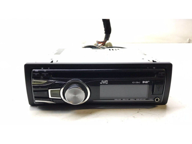 Радио/ проигрыватель CD/DVD / навигация