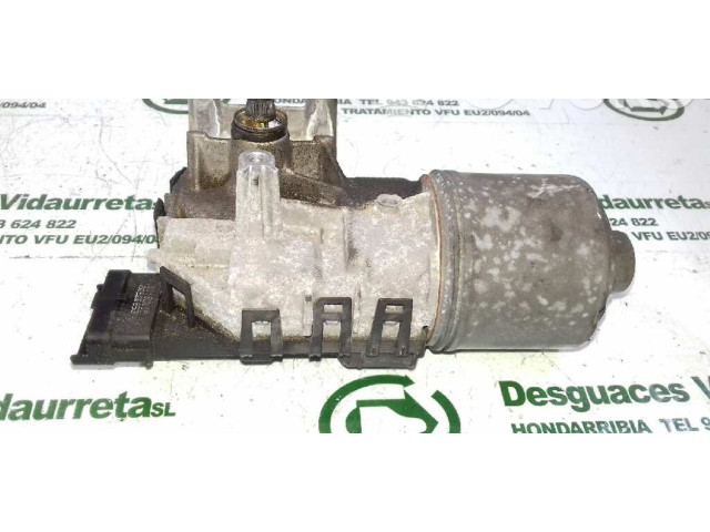 Двигатель стеклоочистителей Renault Twingo II  2007 - 2014 года       