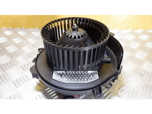 Вентилятор печки    5WC819015   Audi TT TTS RS Mk3 8S