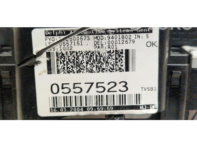 Блок предохранителей  9401802   Volvo V70    