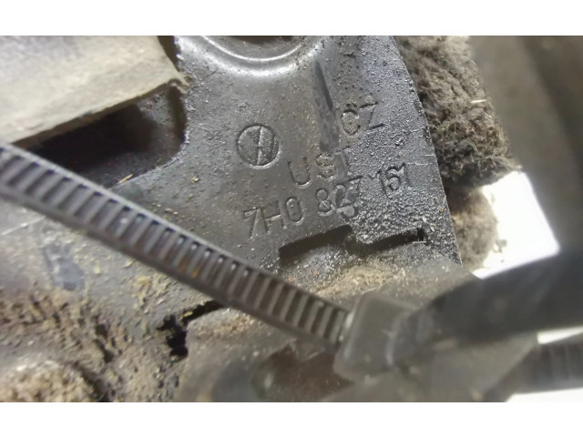 Zámek zadních dveří 7H0827161 Volkswagen Caddy 2005