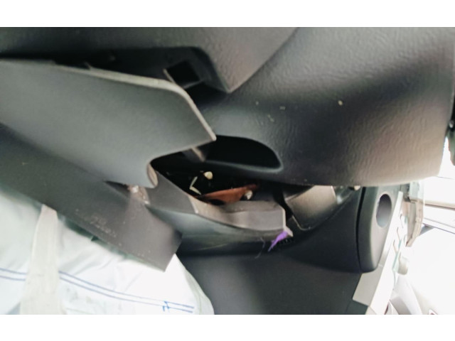 Руль Toyota Corolla Verso AR10 2004 - 2009 года