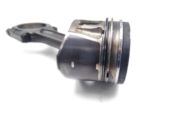  Поршень с шатуном D4204T D4204T  Volvo V50  