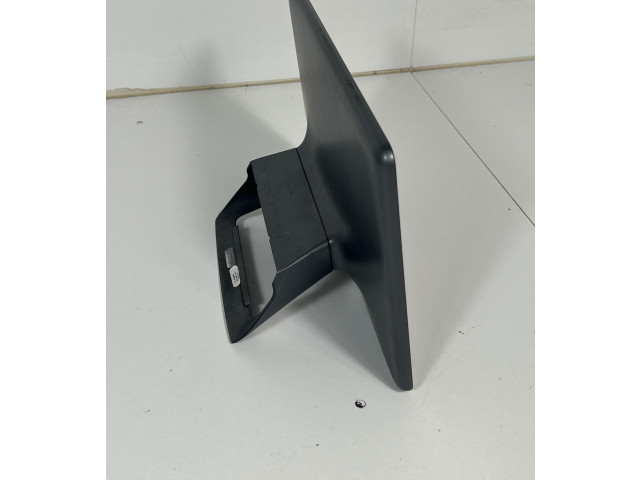 Дисплей Tesla Model 3