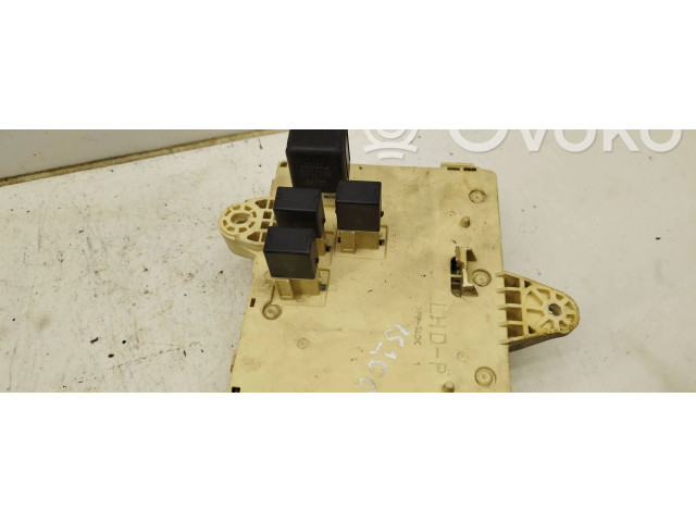 Блок предохранителей 9098704002 Lexus IS 200-300