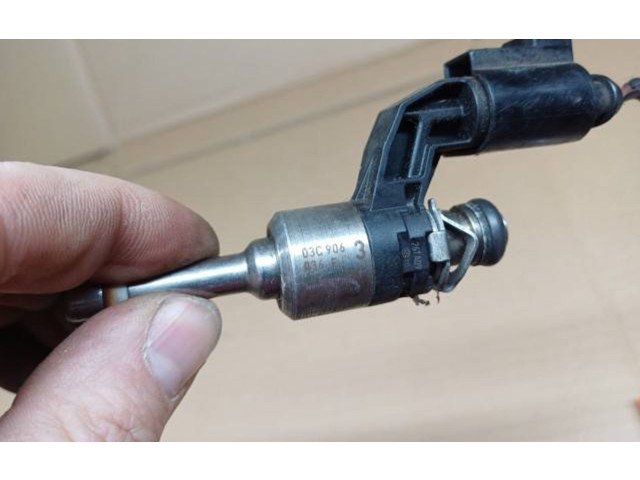 Vstřikovač 03C906036F Seat Ibiza IV (6J,6P) CBZB