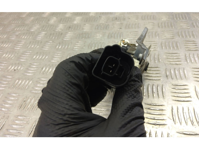 Замок багажника     Daihatsu Terios  -  года