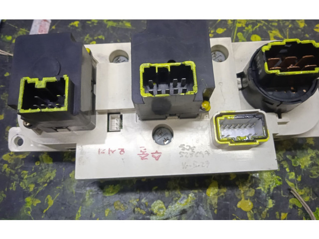 Модуль блока управления кондиционером    KIA Shuma