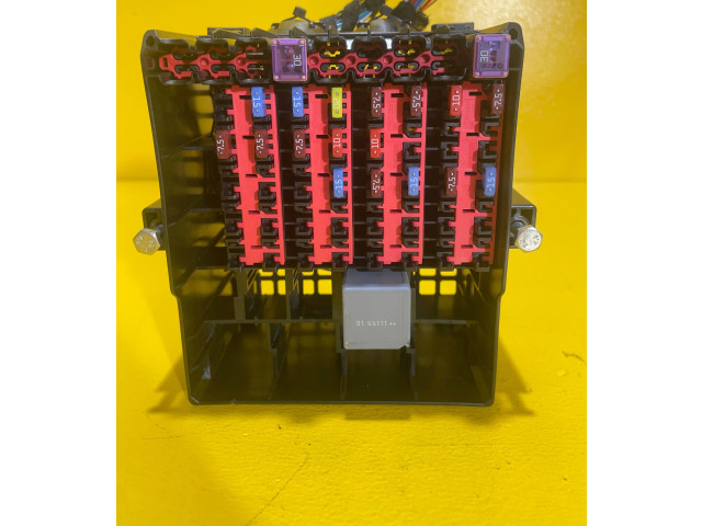   Pojistková skříňka    Ford Fiesta 2009