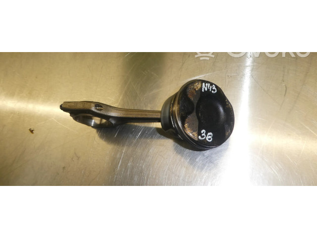 Píst 11257551550 BMW 1 E81 E87 pro benzínový motor 2.0