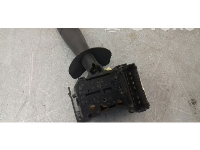 Ручка стеклоочистителей 93856810E   Renault Trafic I